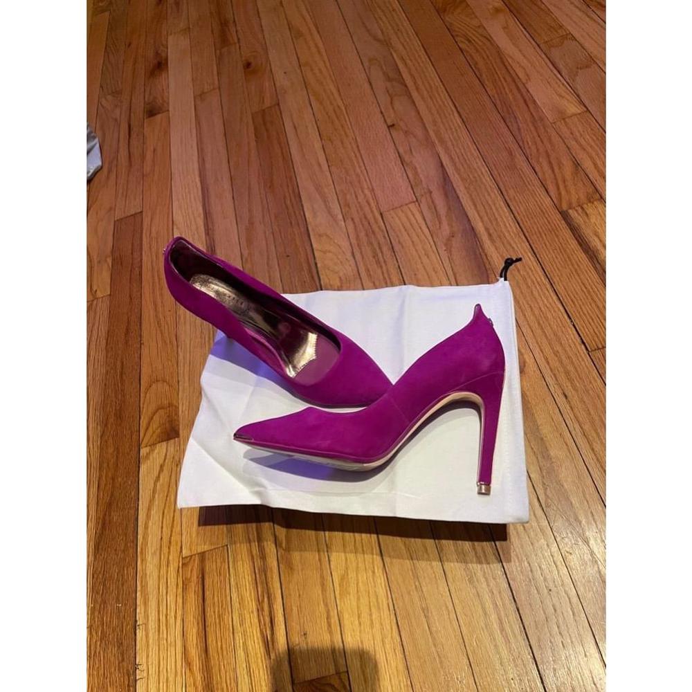 🔼NWT Ted Baker Melisas Fuchsia Suede Heels Pumps Stiletto Gold trim 38.5 vibrant